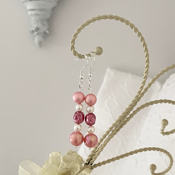 Pearl Dangle Earrings - Picture 1 of 2